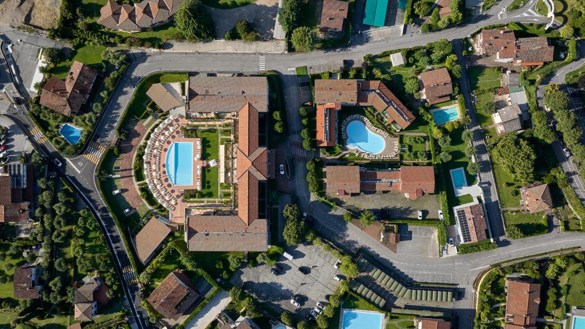 Le Terrazze Sul Lago Hotel & Residence Паденге-суль-Гарда Экстерьер фото